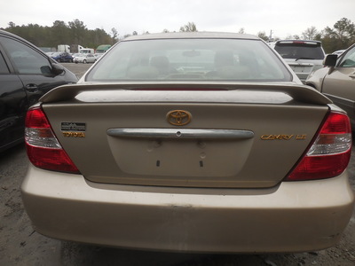 toyota camry le xle se