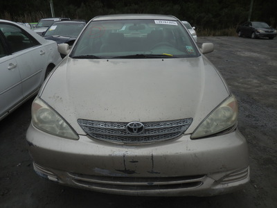 toyota camry le xle se