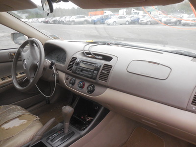 toyota camry le xle se