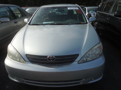 toyota camry le xle se