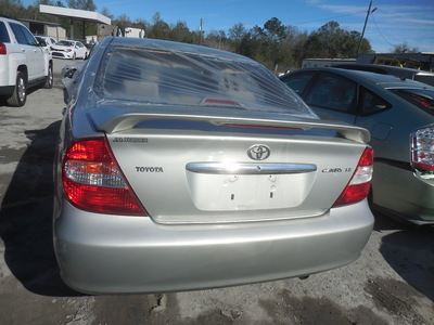 toyota camry le xle se