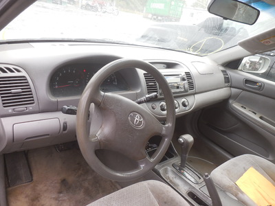 toyota camry le xle se