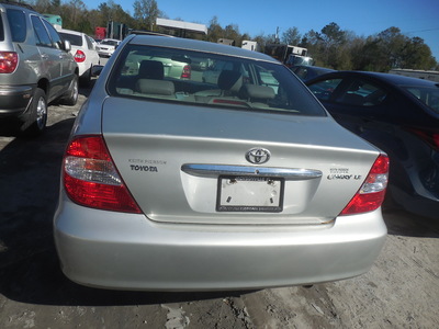 toyota camry le xle se