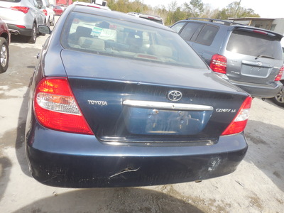 toyota camry le xle se