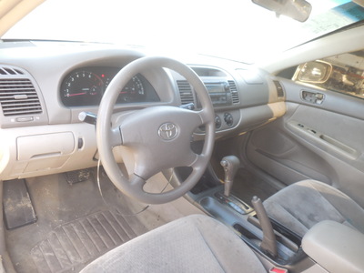 toyota camry le xle se