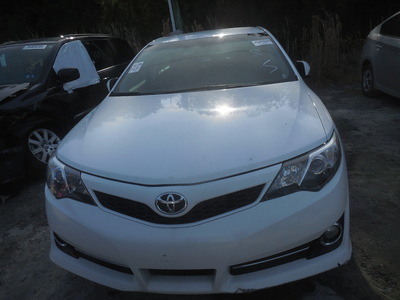 toyota camry l se le xle