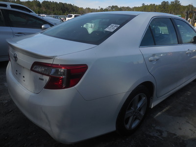 toyota camry l se le xle