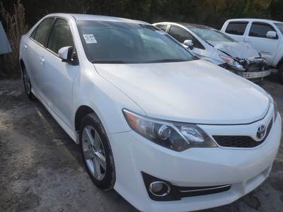 toyota camry l se le xle