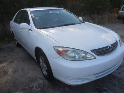 toyota camry le xle se