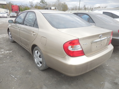 toyota camry le xle se