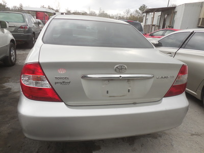 toyota camry le xle se