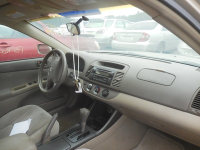 toyota camry le xle se