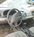 toyota camry le xle se