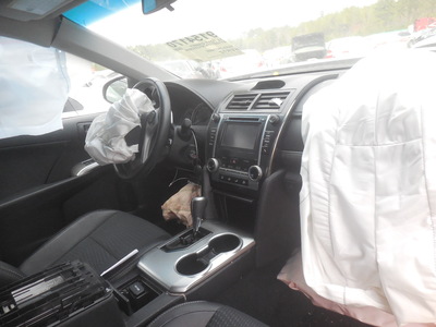 toyota camry l se le xle