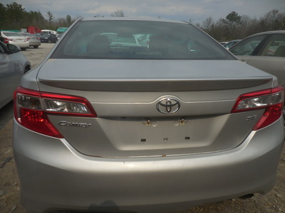 toyota camry l se le xle