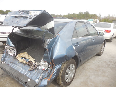 toyota camry le xle se