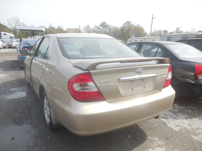 toyota camry le xle se