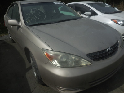 toyota camry le xle se