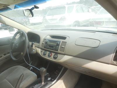 toyota camry le xle se