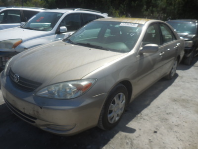 toyota camry le xle se