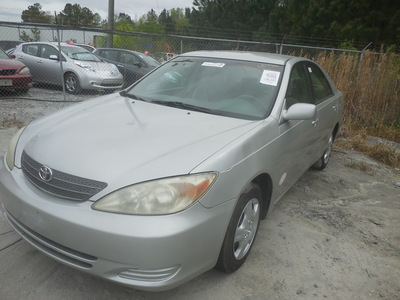 toyota camry le xle se