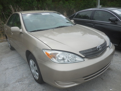 toyota camry le xle se