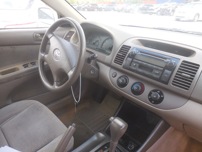 toyota camry le xle se