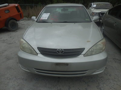 toyota camry le xle se