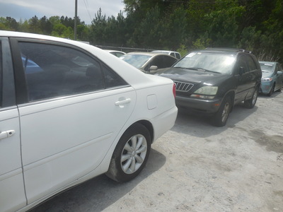 toyota camry le xle se