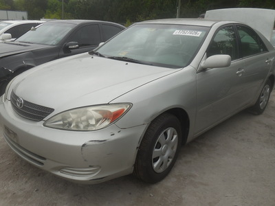 toyota camry le xle se