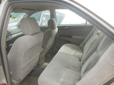 toyota camry le xle se