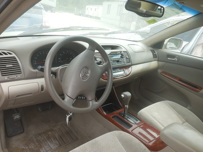 toyota camry le xle se