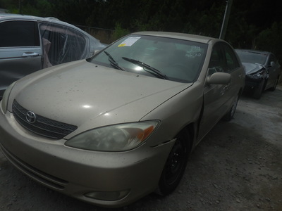 toyota camry le xle se