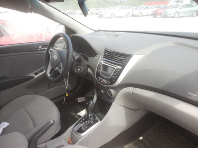 hyundai accent gls se