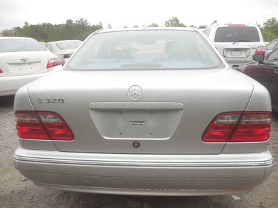 mercedes benz e320