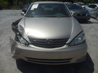 toyota camry le xle se