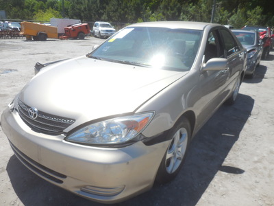 toyota camry le xle se