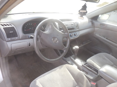 toyota camry le xle se