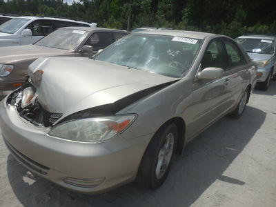 toyota camry le xle se