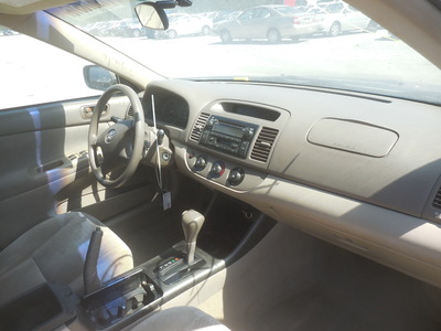 toyota camry le xle se