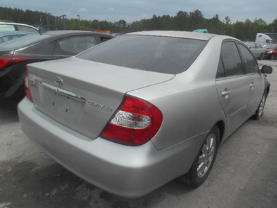 toyota camry le xle se