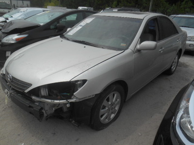 toyota camry le xle se