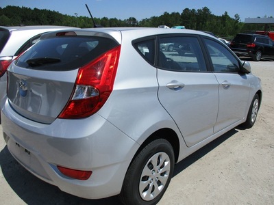 hyundai accent se