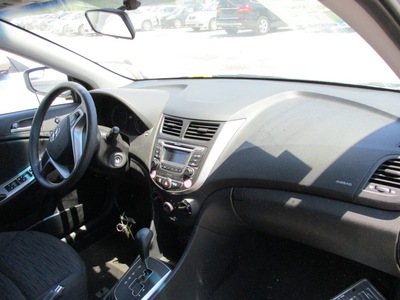 hyundai accent se