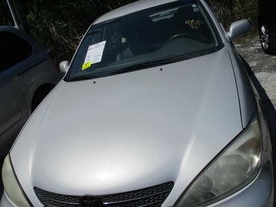 toyota camry le xle se