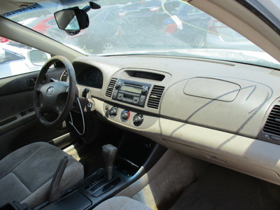 toyota camry le xle se