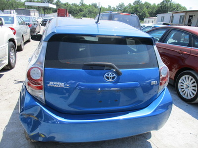 toyota prius c