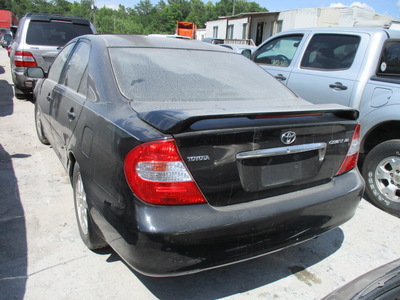 toyota camry le xle se