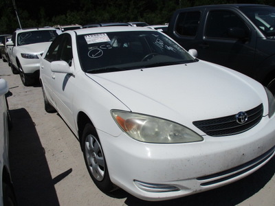 toyota camry le xle se