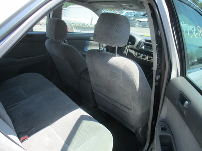 toyota camry le xle se